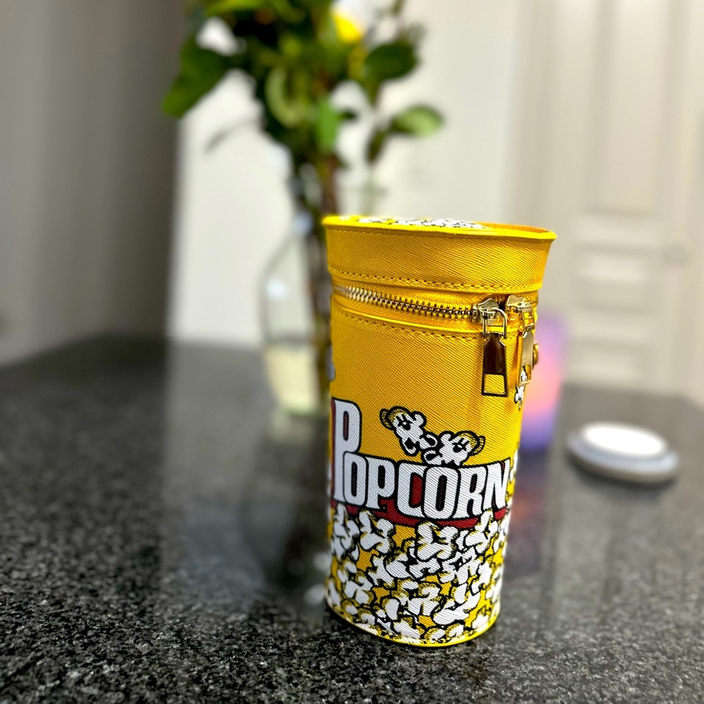 Popcorn Novelty Clutch